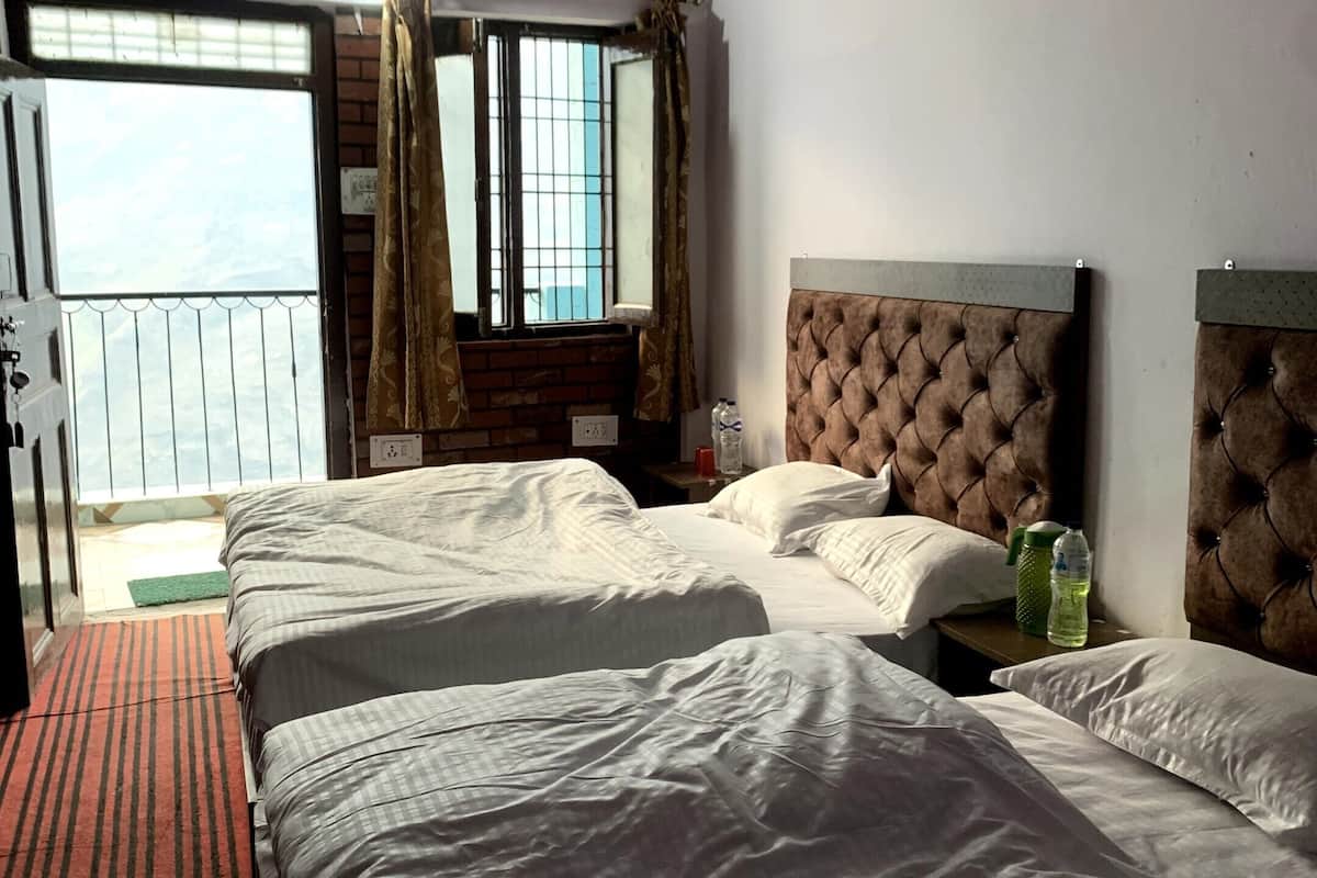 Deluxe Room | WiFi (free), bed sheets