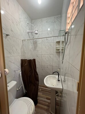 Handdukar, tvål och toalettpapper