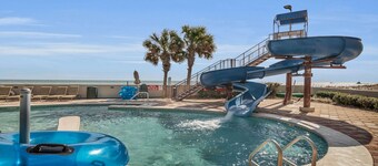 New Rental!  Lazy River/Slide!  Restaurant/Bar Onsite!!!