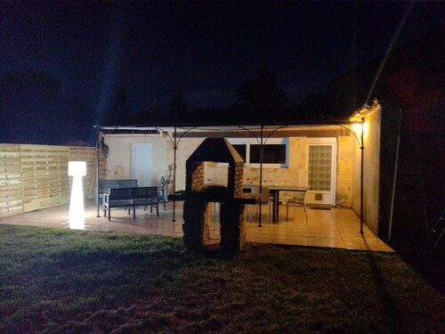 Le Gîte M, jolie petite maison en pierre de 75 m2. (4/6 p)