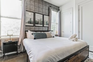 Condo, 1 King Bed with Sofa bed, Kitchen, City View (Music Row Retreat) | 1 bedroom, individually decorated, individually furnished, bed sheets - 1 BDR Loft Close to Vanderbilt Hospital (Nashville)