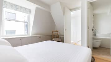 Apartment (2 Bedrooms) | 2 bedrooms, bed sheets