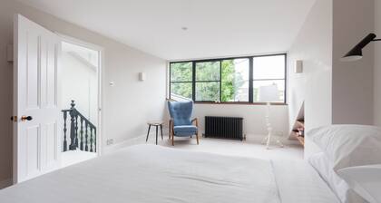 Ardilaun Road by Onefinestay