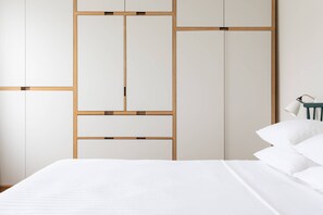 Căn hộ (2 Bedrooms) | 2 phòng ngủ, bộ trải giường 