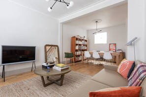 Apartment (2 Bedrooms) | Living area