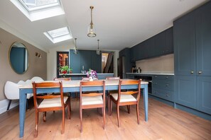 Apartamento (4 Bedrooms) | Comedor