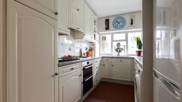 Appartamento (3 Bedrooms) | Cucina privata | Microonde, forno, lavastoviglie, bollitore elettrico