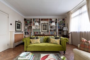 Apartment (3 Bedrooms) | Wohnbereich
