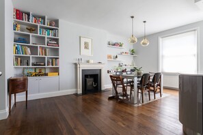 Dining - Bassett Road XII by Onefinestay (London)