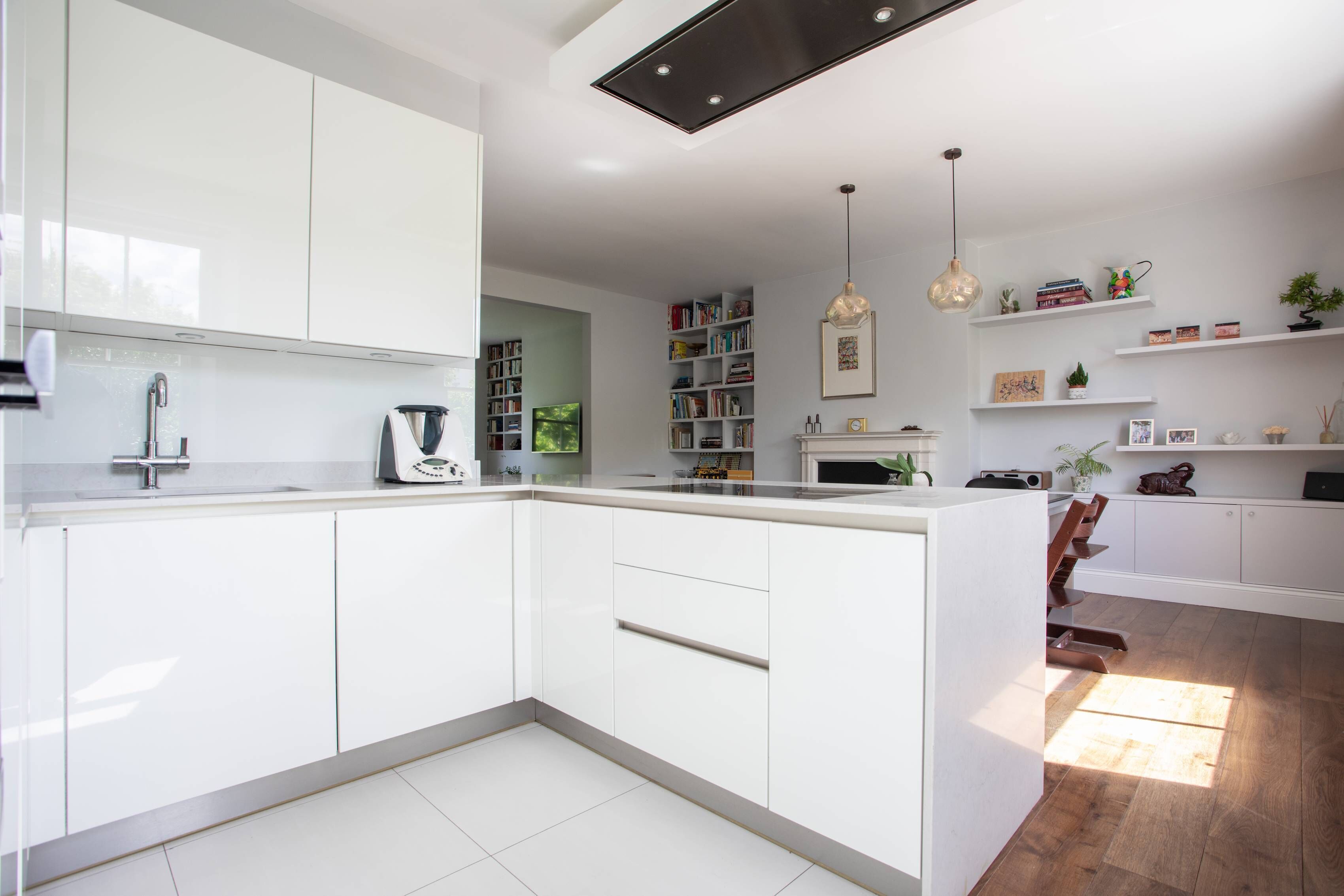 Departamento (3 Bedrooms) | Cocina privada | Microondas, horno, lavavajillas y tetera eléctrica 