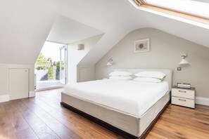 Apartment (3 Bedrooms) | 3 bedrooms, iron/ironing board, bed sheets - Bassett Road XII by Onefinestay (London)