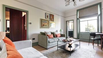 Appartement (2 Bedrooms) | Coin séjour