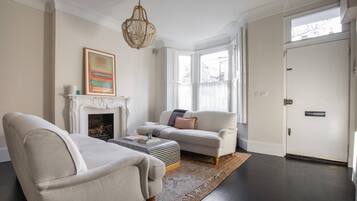 Apartemen (2 Bedrooms) | Area keluarga | Mainan