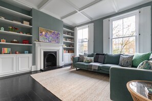 Apartment (2 Bedrooms) | Living area - Edith Grove Viii by Onefinestay (London)
