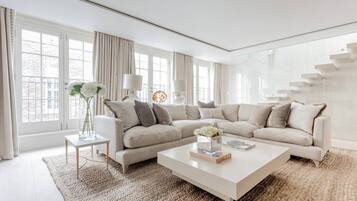 Apartamento (3 Bedrooms) | Área de estar