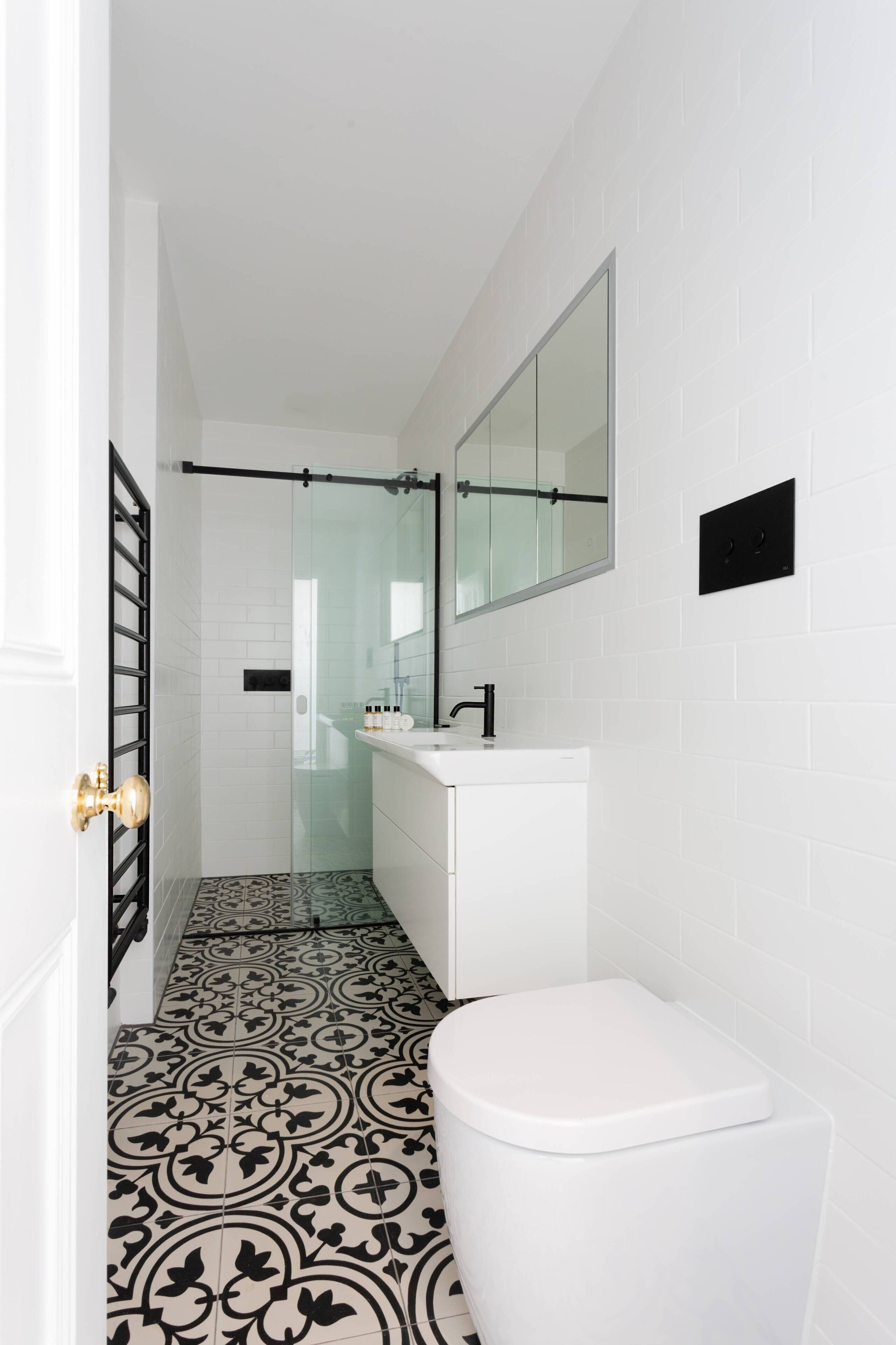 Apartment (3 Bedrooms) | Bathroom | Shower, hair dryer, towels, soap