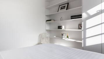 Apartment (3 Bedrooms) | 3 bedrooms, iron/ironing board, bed sheets