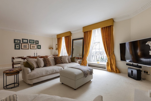 Apartment (3 Bedrooms) | Living area - Fitzjames-avenue IV by Onefinestay (London)