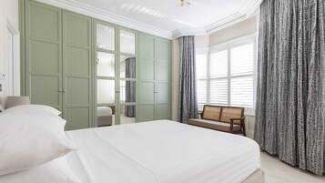 Apartment (5 Bedrooms) | 5 bedrooms, bed sheets