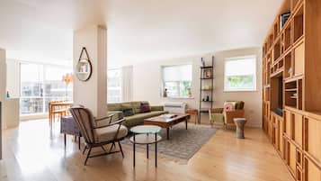 Apartment (2 Bedrooms) | Living area