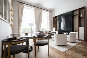 Dining - Elvaston Place III by Onefinestay (London)