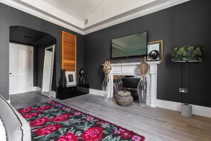 3 bedrooms, bed sheets - Hans Road II by Onefinestay (London)