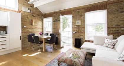 Gironde Road by Onefinestay