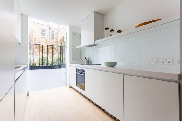 Apartment (2 Bedrooms) | Private kitchen