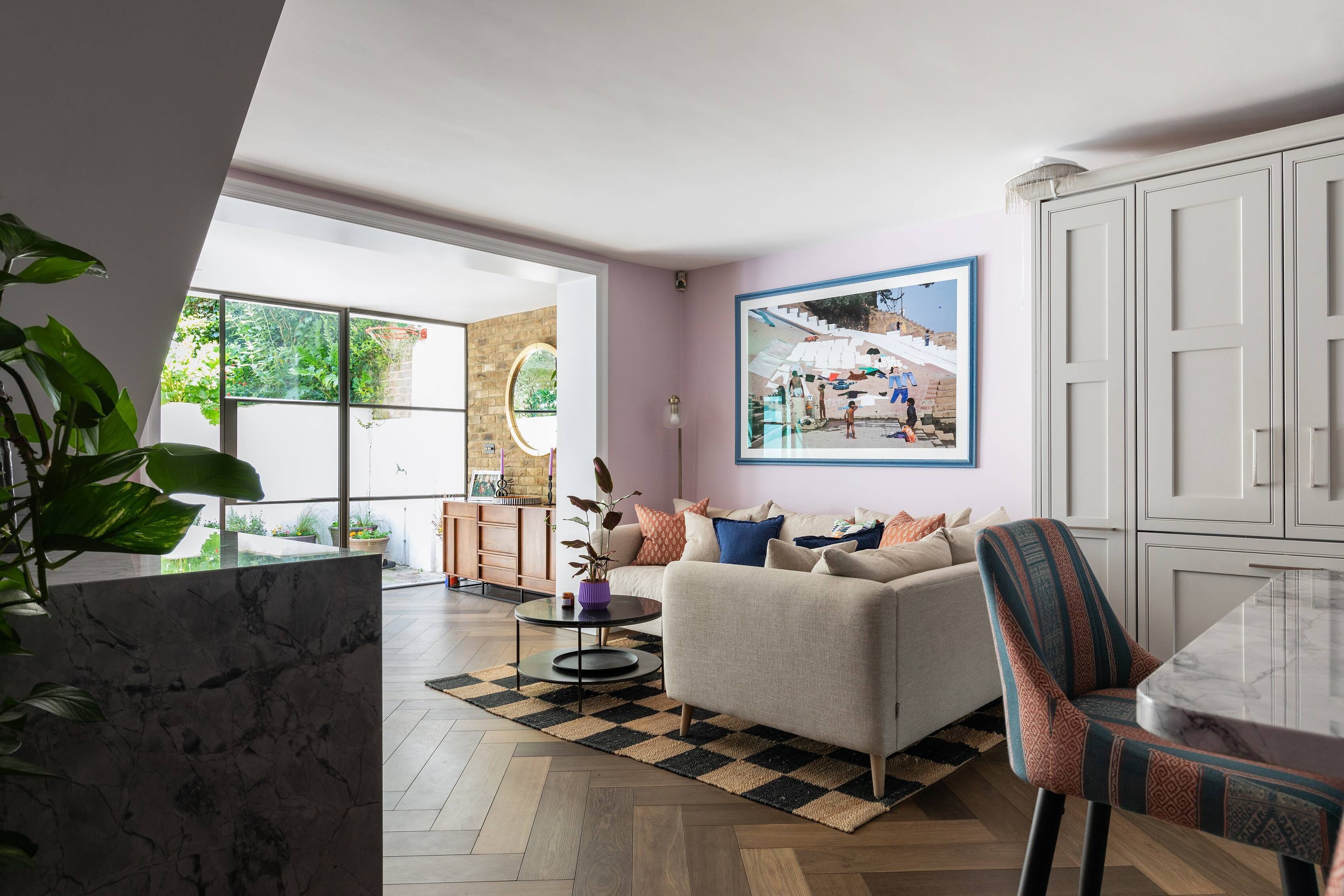 Apartment (3 Bedrooms) | Living area