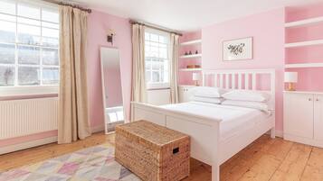 House (3 Bedrooms) | 3 bedrooms, bed sheets