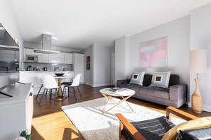 Apartment (2 Bedrooms) | Living area
