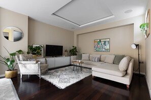 Apartamento (4 Bedrooms) | Área de estar