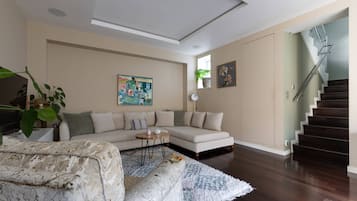 شقة (4 Bedrooms) | منطقة المعيشة