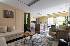 Apartment (4 Bedrooms) | Living area - Prince of Wales Road III by Onefinestay (London)