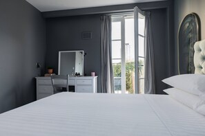 Apartment (4 Bedrooms) | 4 Schlafzimmer, Bügeleisen/Bügelbrett, Bettwäsche