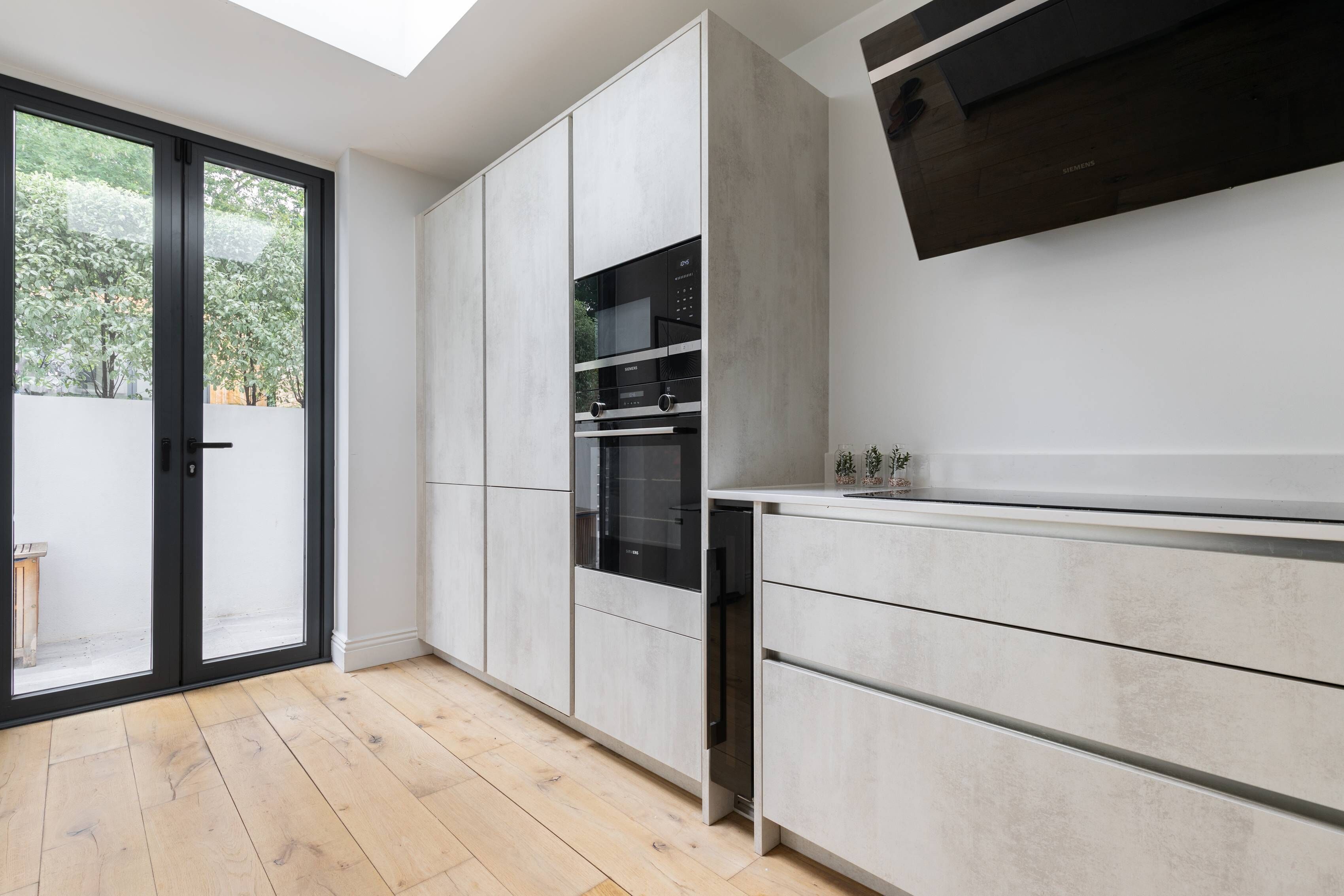 Departamento (3 Bedrooms) | Cocina privada | Microondas, horno, lavavajillas y tetera eléctrica 