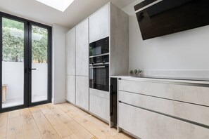 Leilighet (3 Bedrooms) | Eget kjøkken | Mikrobølgeovn, ovn, oppvaskmaskin og vannkoker