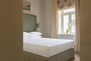 1 bedroom, iron/ironing board, bed sheets - Southwell Gardens II by Onefinestay (London)