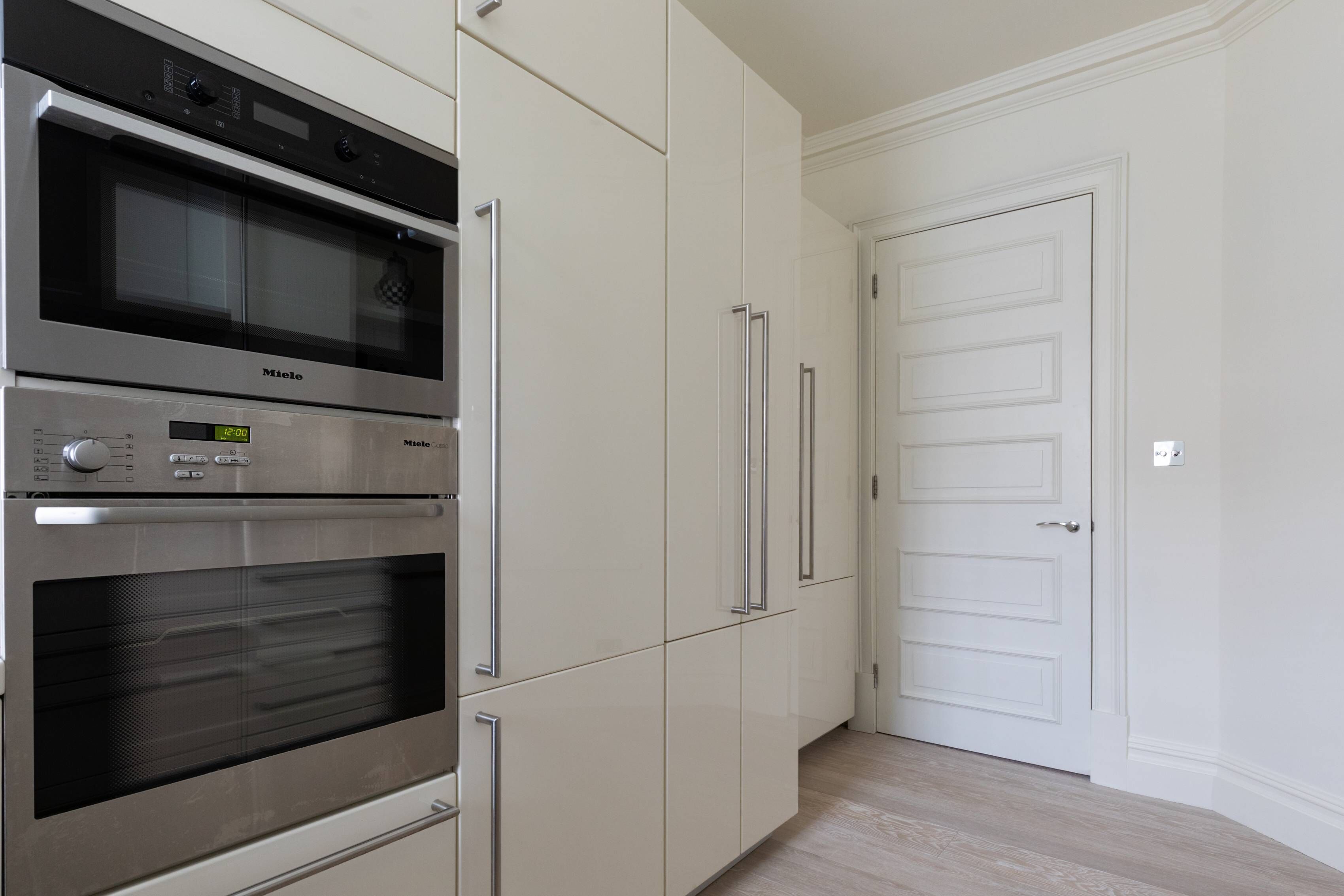 Apartment (3 Bedrooms) | Private kitchen | Microwave, oven, dishwasher, electric kettle