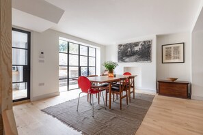 Dining - Rochester Road II by Onefinestay (London)