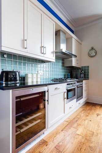 Stafford Terrace IV by Onefinestay