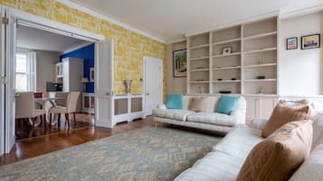 Appartement (3 Bedrooms) | Coin séjour