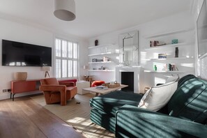 Apartment (2 Bedrooms) | Wohnbereich