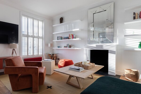 Apartment (2 Bedrooms) | Living area