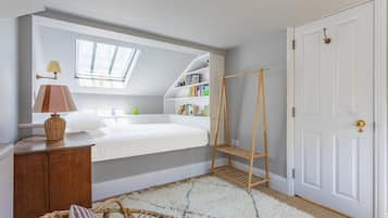 Departamento (4 Bedrooms) | 4 habitaciones, tabla de planchar con plancha y ropa de cama