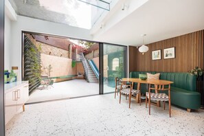 Dining - Westbourne Park Road XVI by Onefinestay (London)