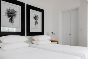 Apartment (3 Bedrooms) | 3 bedrooms, iron/ironing board, bed sheets - Winchester Street III by Onefinestay (London)