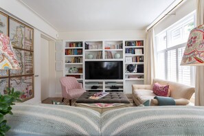 Apartment (2 Bedrooms) | Wohnbereich