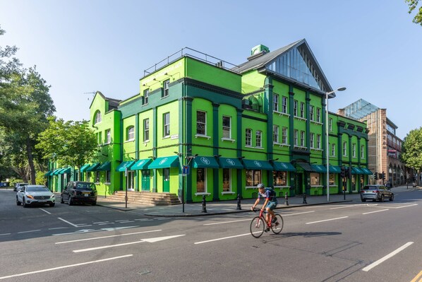 Exterior - Tetcott Road by Onefinestay (London)