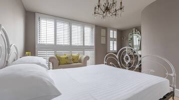 Apartment (2 Bedrooms) | 2 bedrooms, iron/ironing board, bed sheets